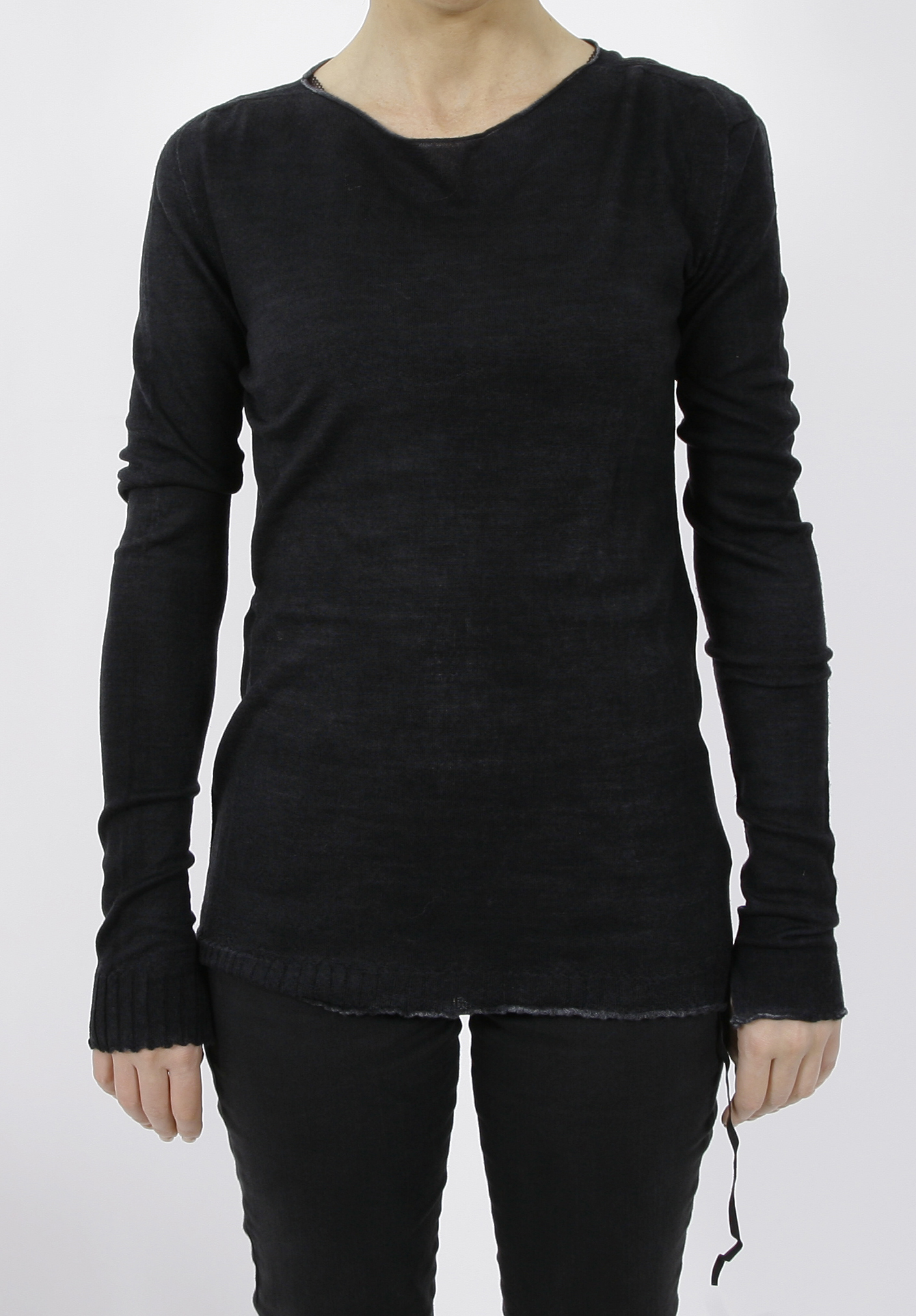 MD75 Sprayed Pullover black women