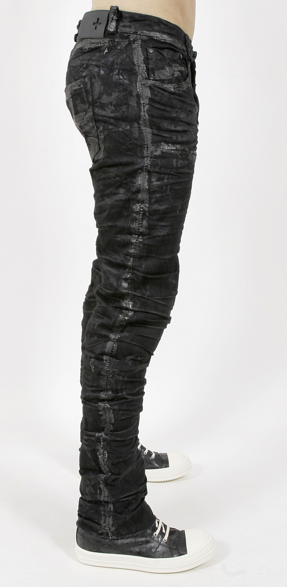 MD75 Black Crack Jeans