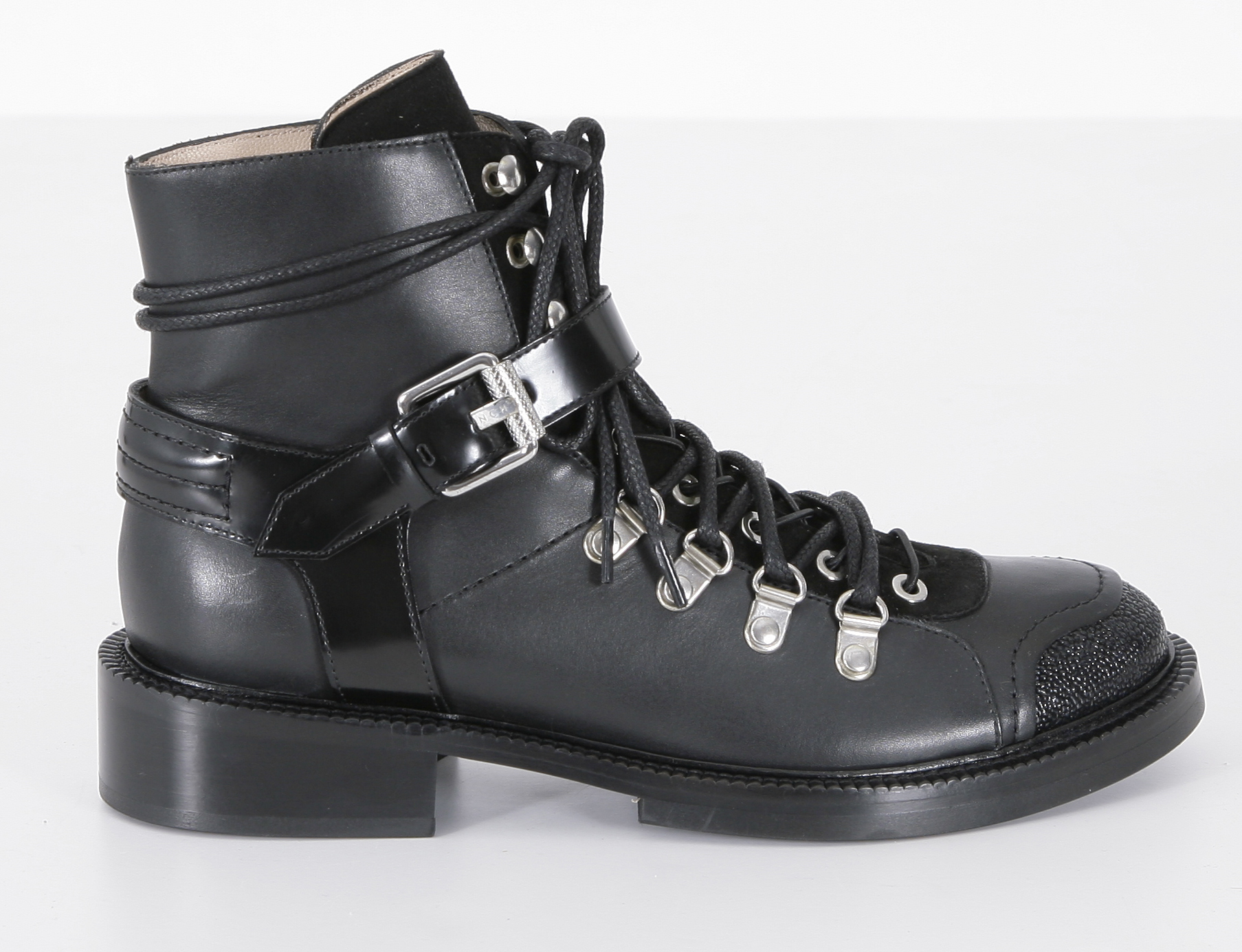 _MG_6809 Inch2 Double Laces Hiking Boots